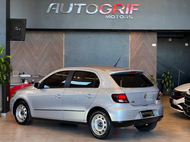 VOLKSWAGEN - GOL - 2010/2011 - Prata - R$ 36.900,00