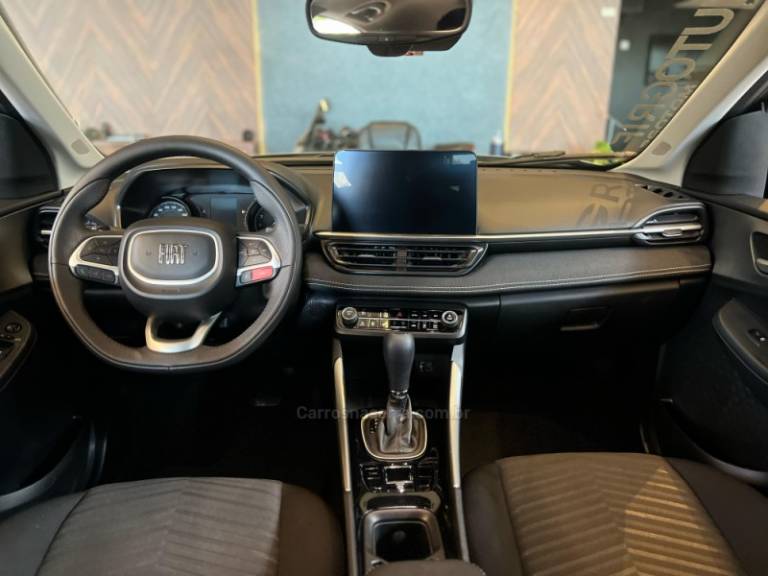 FIAT - FASTBACK - 2023/2024 - Prata - R$ 118.900,00