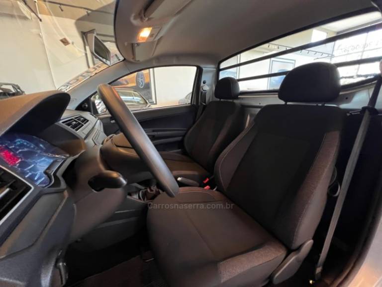 VOLKSWAGEN - SAVEIRO - 2025/2025 - Prata - R$ 105.900,00