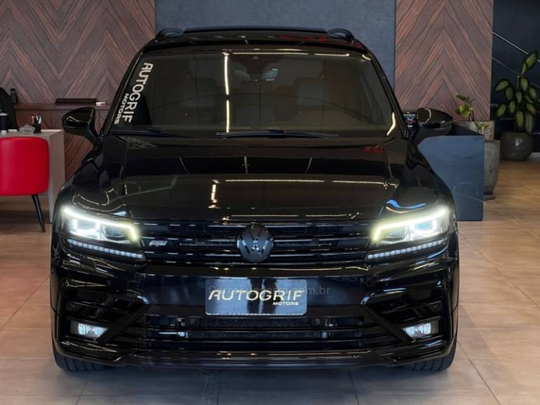 VOLKSWAGEN - TIGUAN - 2018/2018 - Preta - R$ 159.900,00