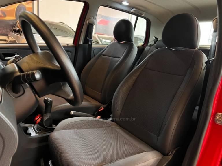 VOLKSWAGEN - FOX - 2010/2010 - Vermelha - R$ 28.900,00