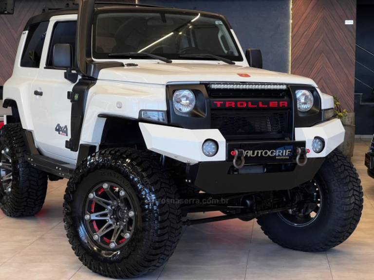 TROLLER - T4 - 2015/2015 - Branca - R$ 169.900,00