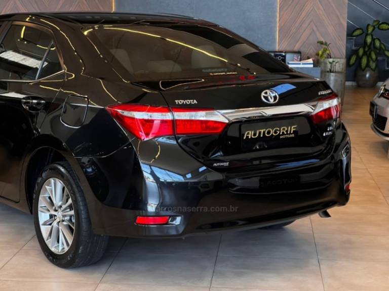TOYOTA - COROLLA - 2015/2015 - Preta - R$ 87.900,00
