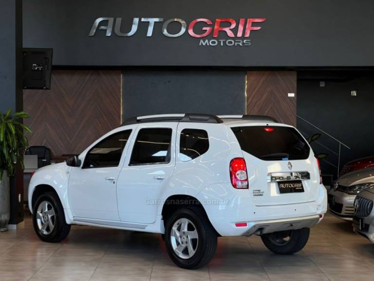 RENAULT - DUSTER - 2012/2013 - Branca - R$ 55.900,00