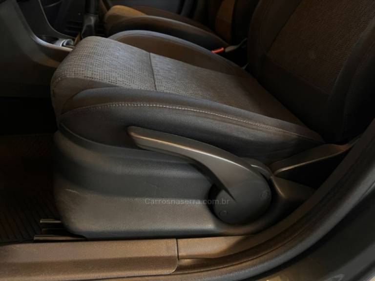 VOLKSWAGEN - FOX - 2013/2013 - Cinza - R$ 41.900,00