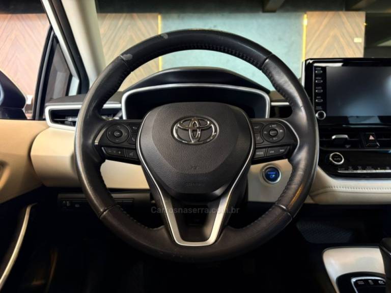 TOYOTA - COROLLA - 2020/2020 - Branca - R$ 131.900,00