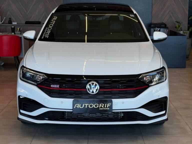 VOLKSWAGEN - JETTA - 2019/2020 - Branca - R$ 164.900,00