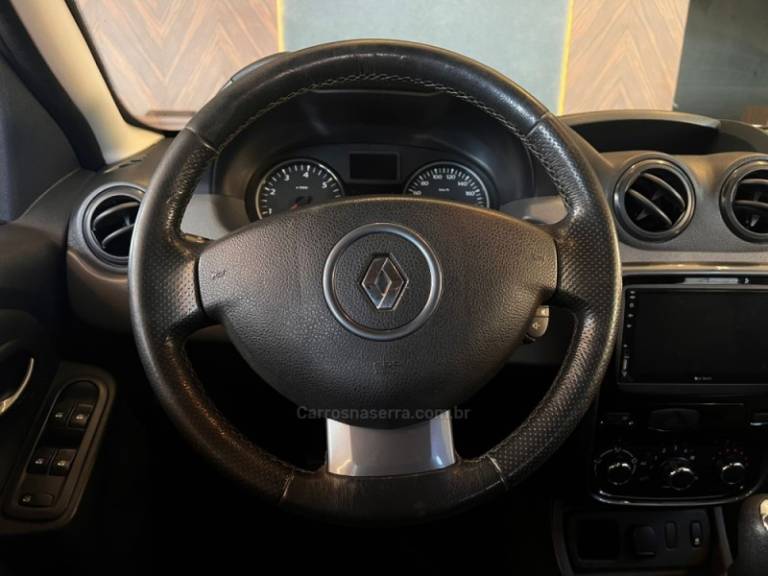 RENAULT - DUSTER - 2012/2013 - Branca - R$ 55.900,00