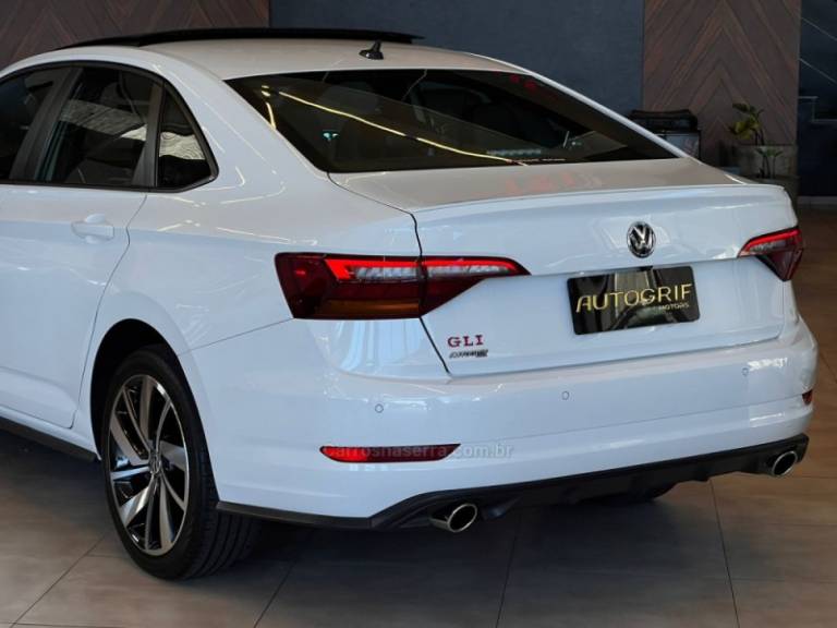 VOLKSWAGEN - JETTA - 2019/2020 - Branca - R$ 164.900,00