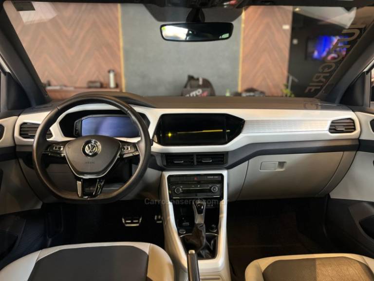 VOLKSWAGEN - T-CROSS - 2021/2021 - Branca - R$ 121.900,00