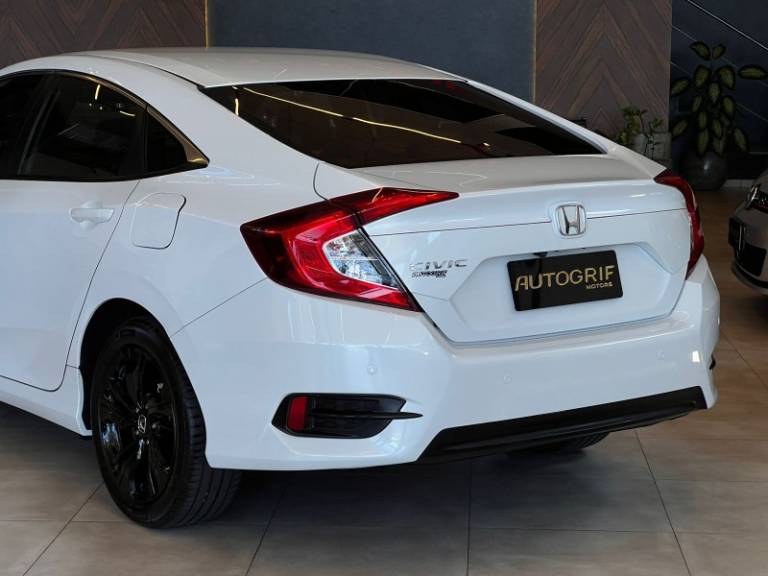 HONDA - CIVIC - 2016/2017 - Branca - R$ 108.900,00