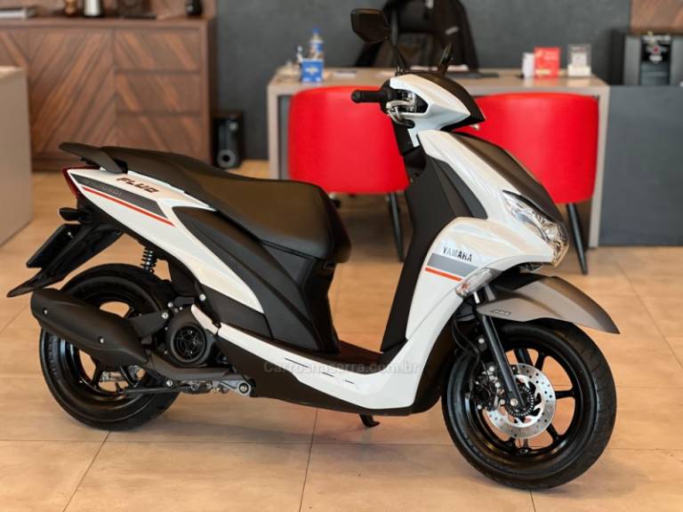 YAMAHA - FLUO 125 ABS - 2023/2024 - Branca - R$ 14.900,00