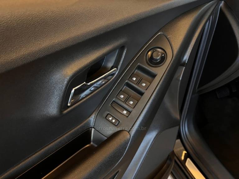 CHEVROLET - TRACKER - 2018/2018 - Preta - R$ 89.900,00
