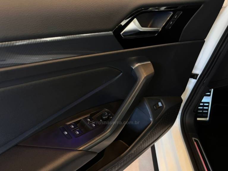 VOLKSWAGEN - JETTA - 2019/2020 - Branca - R$ 164.900,00