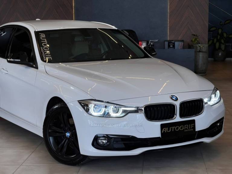 BMW - 320I - 2017/2018 - Branca - R$ 129.900,00