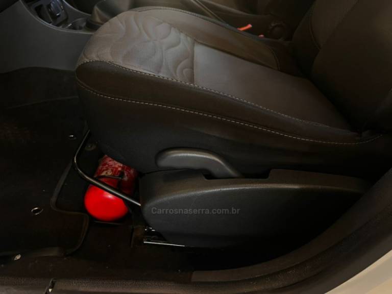 RENAULT - DUSTER - 2012/2013 - Branca - R$ 55.900,00