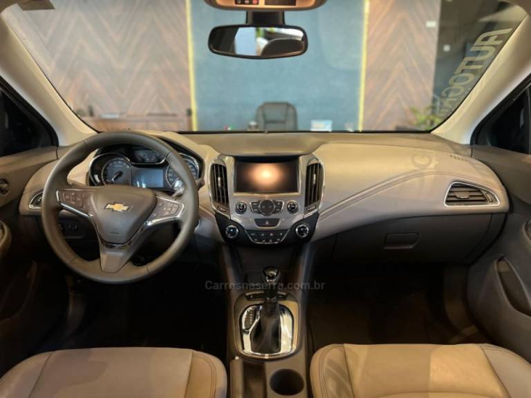 CHEVROLET - CRUZE - 2017/2017 - Prata - R$ 88.900,00