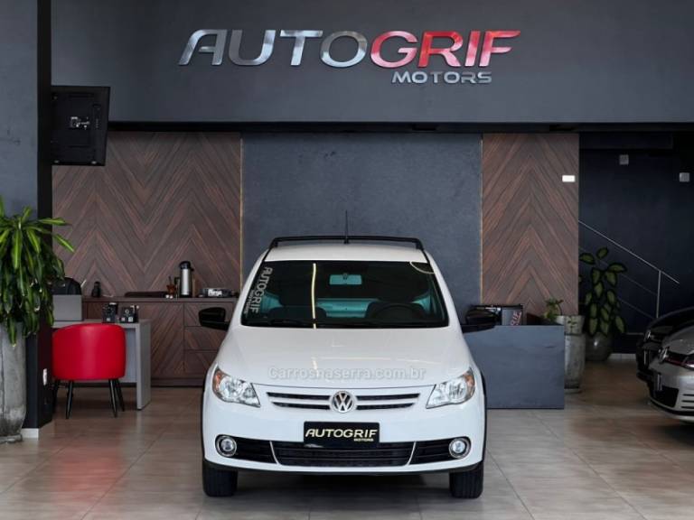 VOLKSWAGEN - SAVEIRO - 2012/2012 - Branca - R$ 35.900,00
