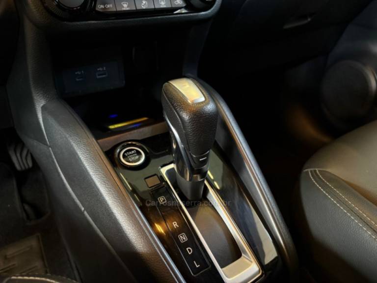 NISSAN - KICKS - 2023/2024 - Vermelha - R$ 119.900,00