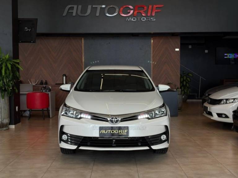 TOYOTA - COROLLA - 2019/2019 - Branca - R$ 105.900,00