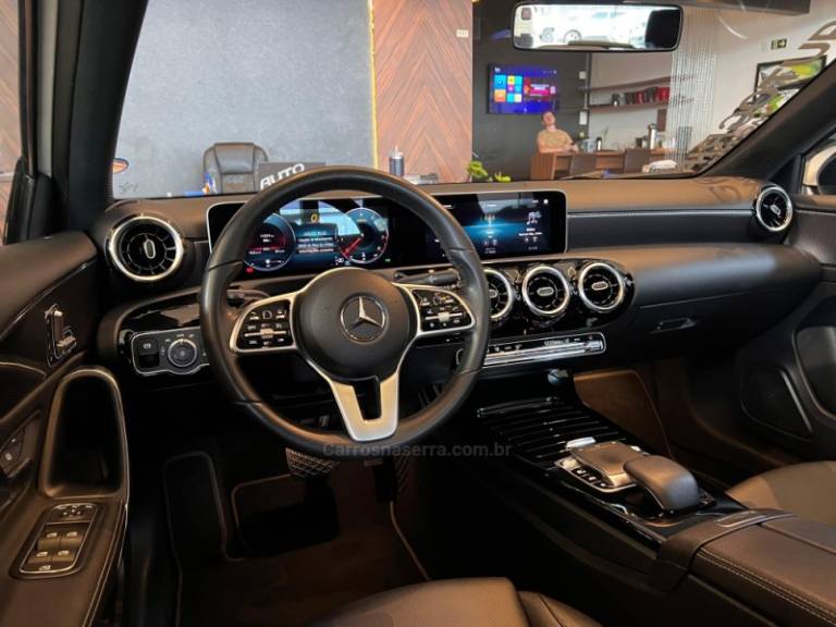 MERCEDES-BENZ - A 250 - 2019/2019 - Branca - R$ 189.900,00