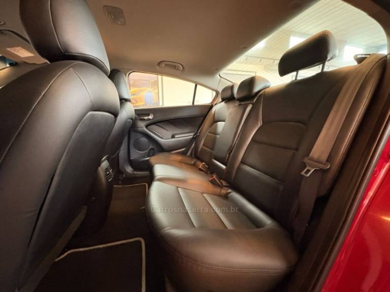 KIA MOTORS - CERATO - 2014/2014 - Vermelha - R$ 64.900,00
