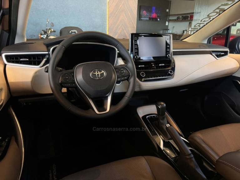 TOYOTA - COROLLA - 2022/2022 - Cinza - R$ 144.900,00