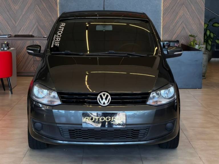 VOLKSWAGEN - FOX - 2013/2013 - Cinza - R$ 41.900,00