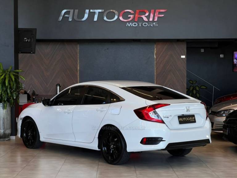 HONDA - CIVIC - 2016/2017 - Branca - R$ 108.900,00