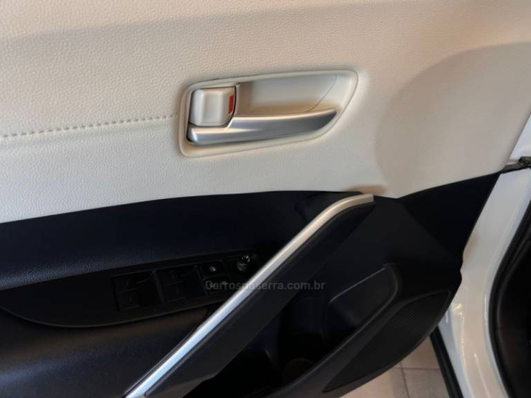 TOYOTA - COROLLA - 2022/2023 - Branca - R$ 165.900,00