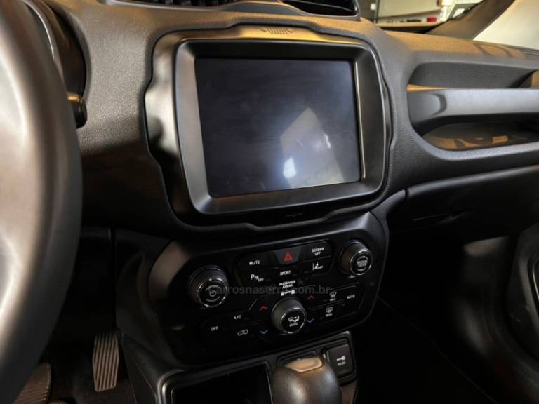 JEEP - RENEGADE - 2022/2022 - Preta - R$ 103.900,00