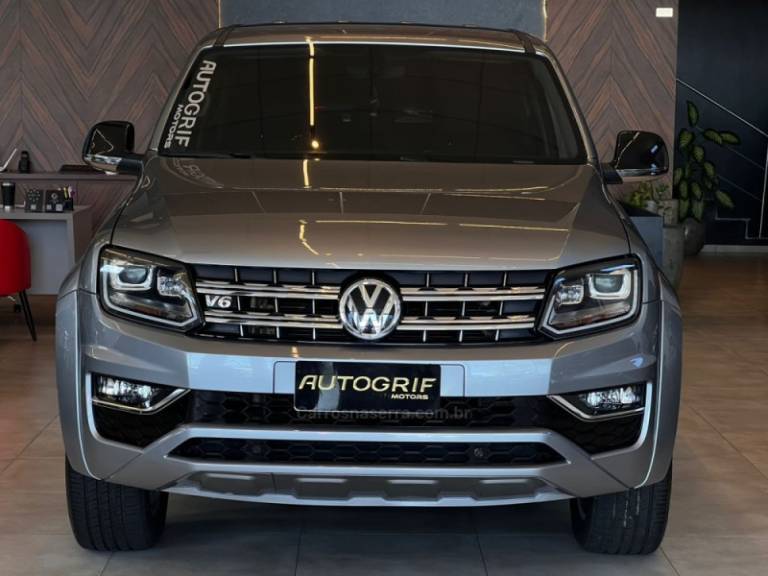 VOLKSWAGEN - AMAROK - 2022/2022 - Prata - R$ 185.900,00