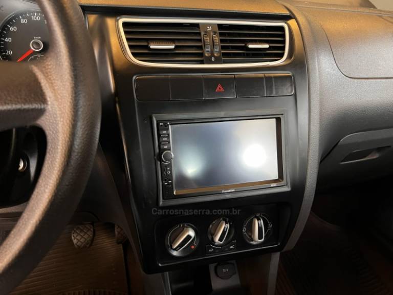 VOLKSWAGEN - FOX - 2010/2010 - Vermelha - R$ 28.900,00