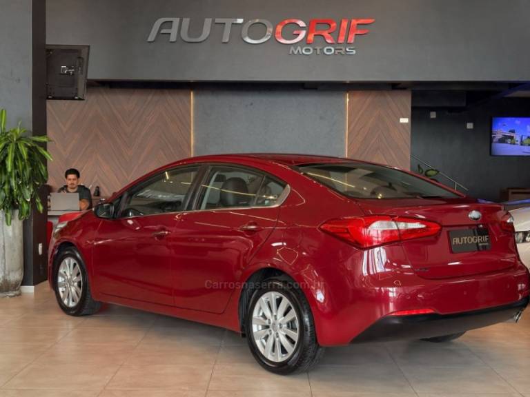 KIA MOTORS - CERATO - 2014/2014 - Vermelha - R$ 64.900,00