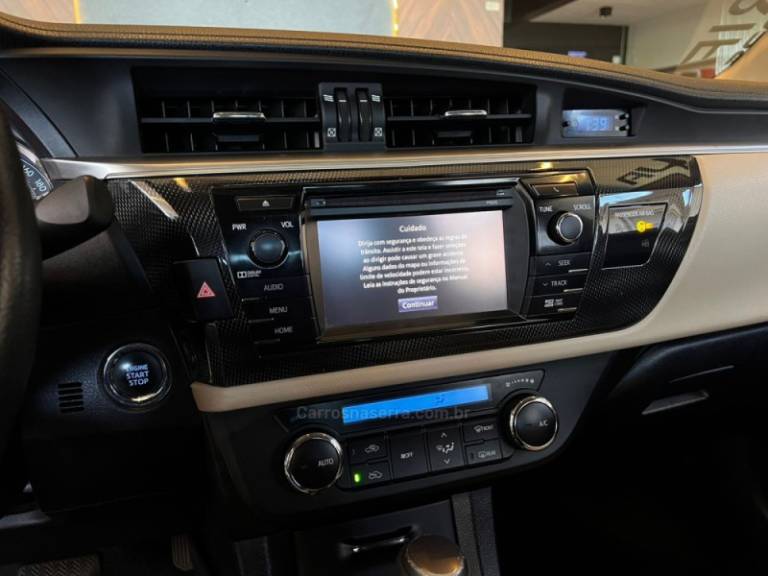 TOYOTA - COROLLA - 2015/2015 - Preta - R$ 87.900,00