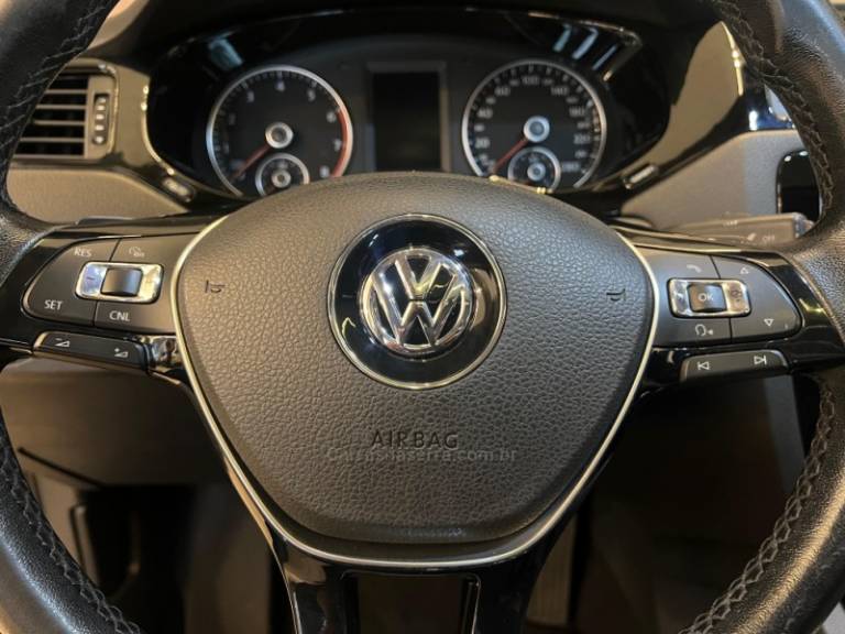 VOLKSWAGEN - JETTA - 2012/2013 - Preta - R$ 68.900,00