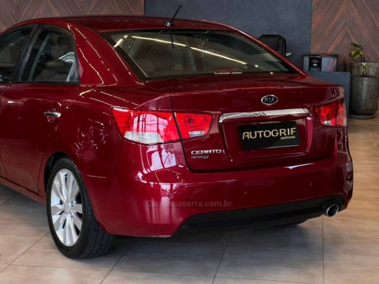 KIA MOTORS - CERATO - 2010/2011 - Vinho - R$ 44.900,00