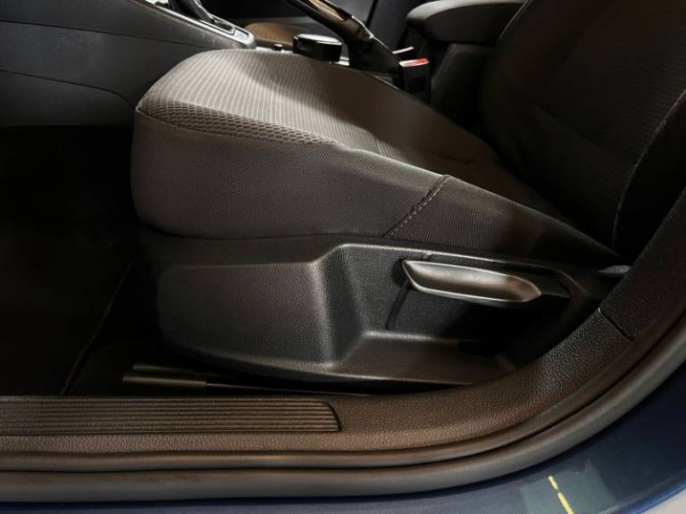 VOLKSWAGEN - GOLF - 2014/2015 - Azul - R$ 78.900,00