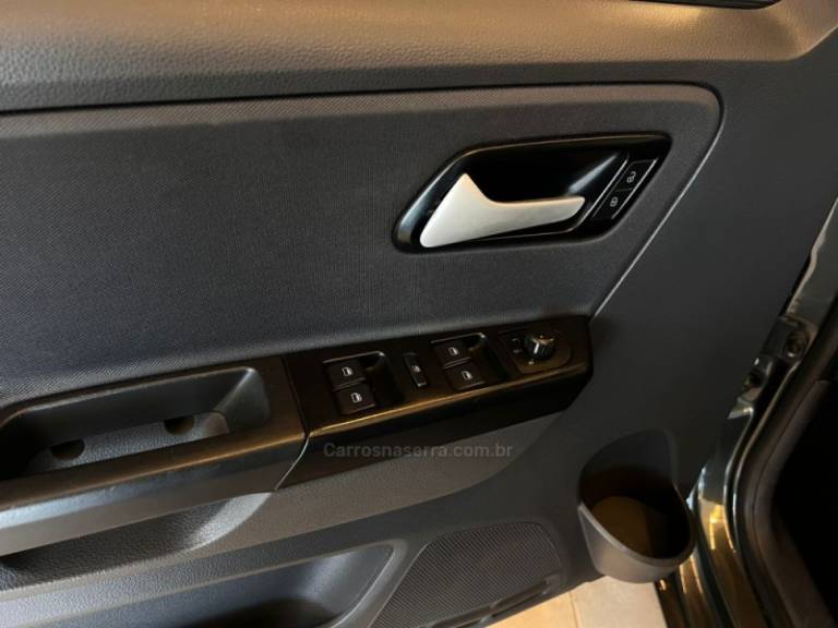 VOLKSWAGEN - FOX - 2013/2013 - Cinza - R$ 41.900,00