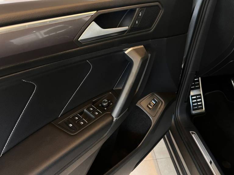 VOLKSWAGEN - TIGUAN - 2019/2019 - Cinza - R$ 158.900,00