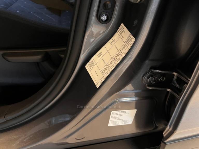 NISSAN - KICKS - 2018/2019 - Cinza - R$ 82.900,00