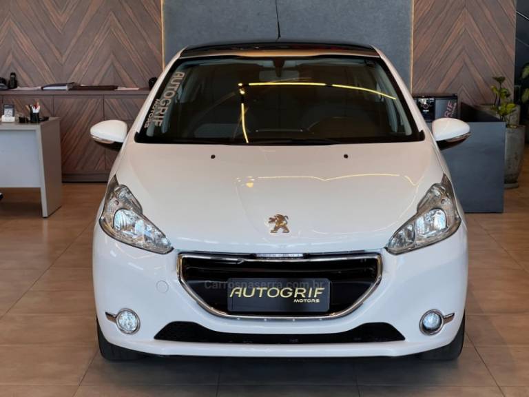PEUGEOT - 208 - 2015/2016 - Branca - R$ 43.900,00