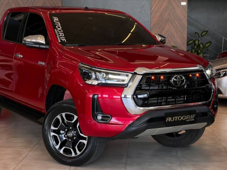 TOYOTA - HILUX - 2021/2021 - Vermelha - R$ 244.900,00
