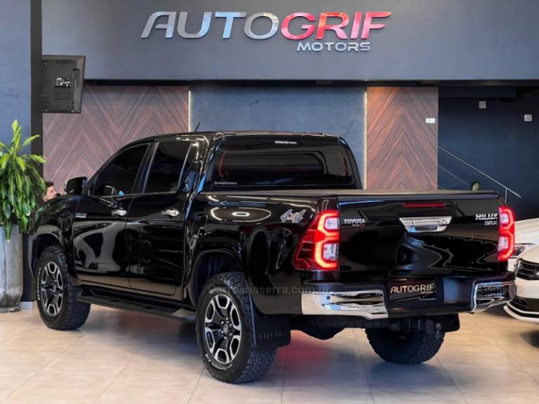 TOYOTA - HILUX - 2021/2021 - Preta - R$ 244.900,00
