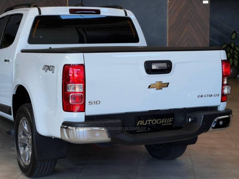 CHEVROLET - S10 - 2022/2022 - Branca - R$ 189.900,00