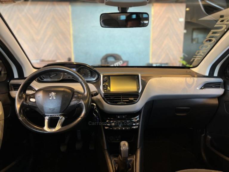 PEUGEOT - 208 - 2015/2016 - Branca - R$ 43.900,00