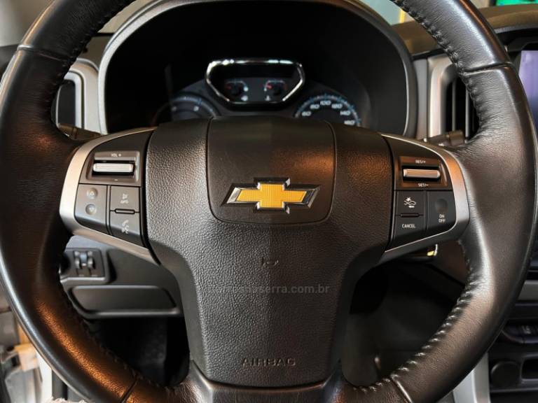 CHEVROLET - S10 - 2022/2022 - Branca - R$ 189.900,00