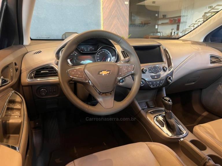 CHEVROLET - CRUZE - 2017/2017 - Prata - R$ 88.900,00