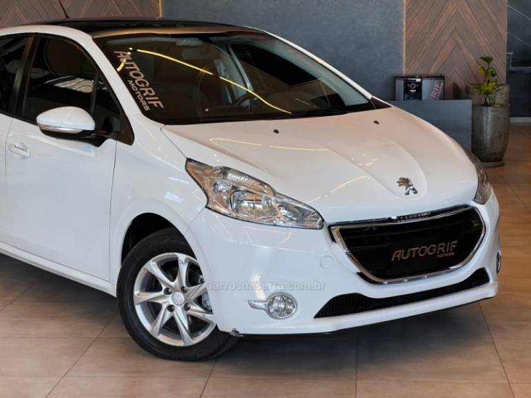 PEUGEOT - 208 - 2015/2016 - Branca - R$ 43.900,00