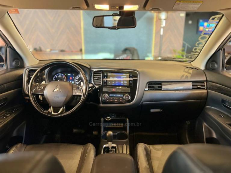 MITSUBISHI - OUTLANDER - 2016/2016 - Branca - R$ 119.900,00